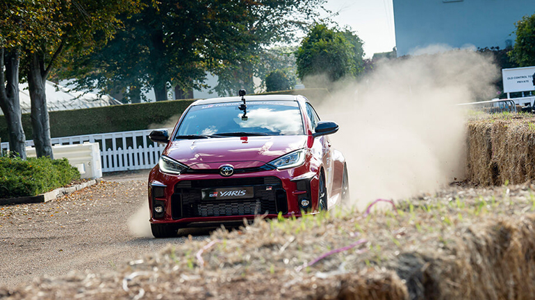 Το GR Yaris εντυπωσιάζει στο Goodwood